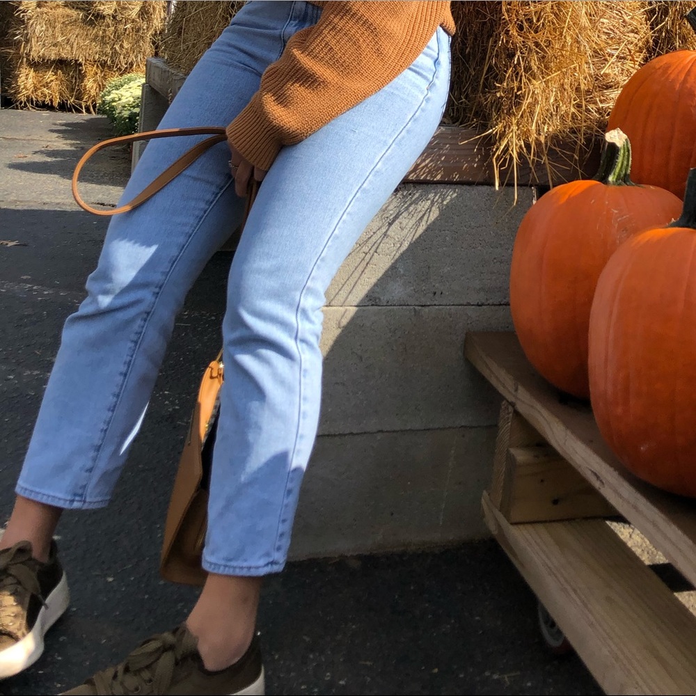 MOM JEANS